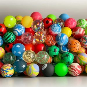 La Pelota Loca Botona de 45 mm es un artículo llamativo y divertido, perfecto para rellenar cápsuleras vending, entregar como regalo en fiestas o usar como premio promocional. Su tamaño estándar la hace compatible con la mayoría de las máquinas expendedoras de cápsulas.