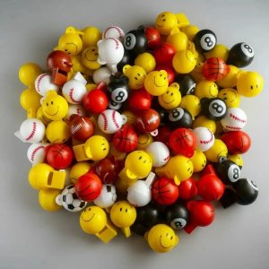 Silbatos Mix con padres diseños producto para cápsuleras, chilceras y maquinas vending de 2 pulgadas